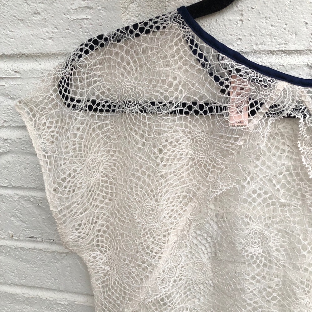Victoria’s Secret Lace Crop Top lingerie NWT